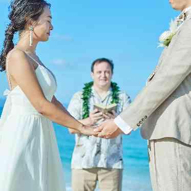 太陽が彩る自然の教会/アールイズ・ウエディング ビーチウエディング