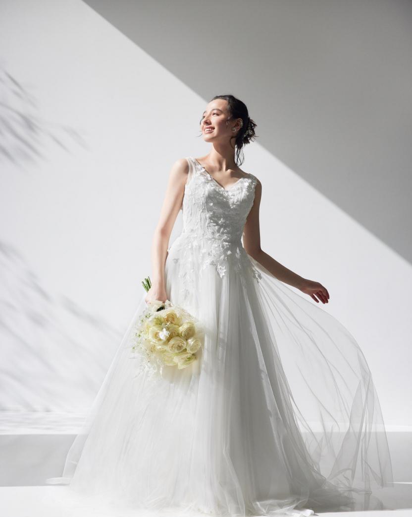 太陽が彩る自然の教会/アールイズ・ウエディング ドレス・衣装