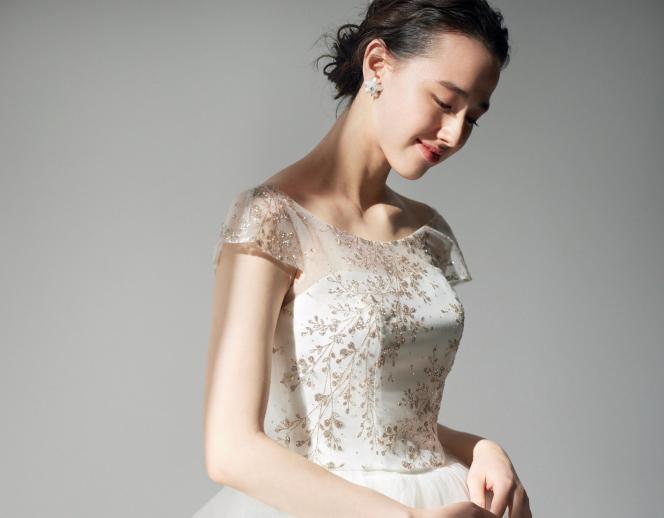 太陽が彩る自然の教会/アールイズ・ウエディング ドレス・衣装