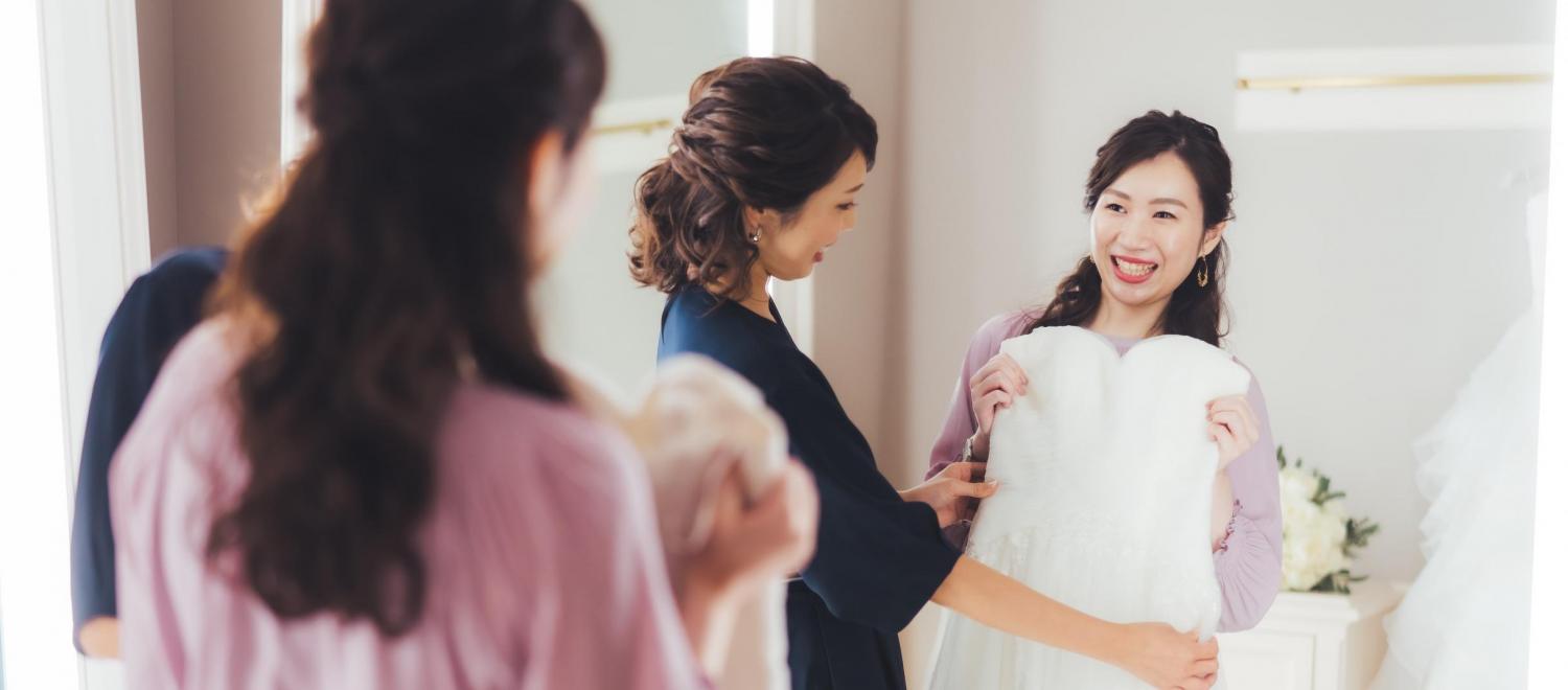 太陽が彩る自然の教会/アールイズ・ウエディング ドレス・衣装