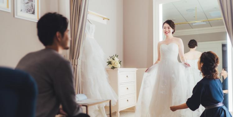 太陽が彩る自然の教会/アールイズ・ウエディング ドレス・衣装