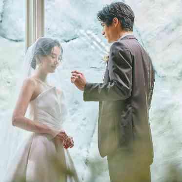 アーフェリーク白金/テイクアンドギヴ・ニーズウェディング 圧巻の天井高10mの光・水・音を感じる新スタイルのチャペルが誕生!