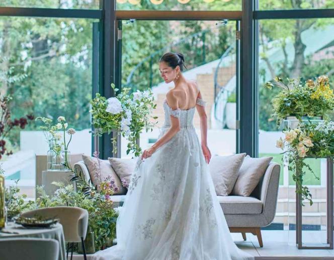 アーフェリーク白金/テイクアンドギヴ・ニーズウェディング ドレス・衣装