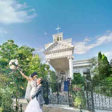 アーカンジェル代官山/テイクアンドギヴ・ニーズウェディング 電線・電柱など、現実的なものが一切見えない、特別感溢れる非日常空間