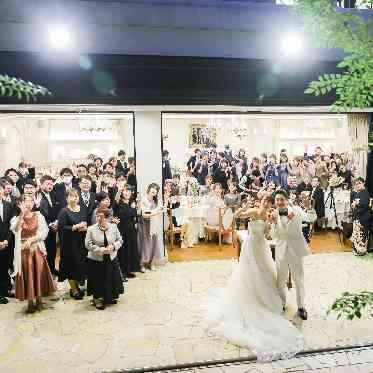 アーカンジェル代官山/テイクアンドギヴ・ニーズウェディング 昼と夜と雰囲気の変わるガーデン