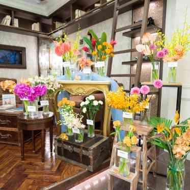 アーカンジェル代官山/テイクアンドギヴ・ニーズウェディング ゲストに1本1本お花を選んでいただくフラワーブッフェ