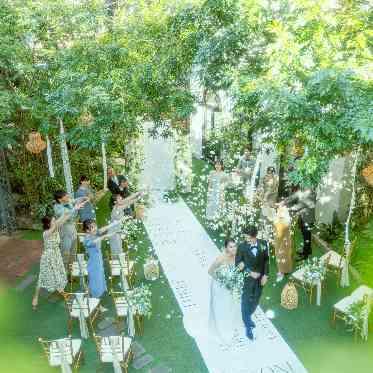 麻布迎賓館/テイクアンドギヴ・ニーズウェディング 広々としたガーデンで開放感あふれるアットホームなセレモニーを