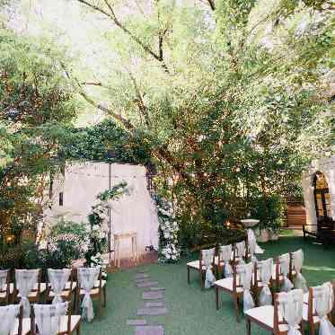 麻布迎賓館/テイクアンドギヴ・ニーズウェディング 椅子設置の状態