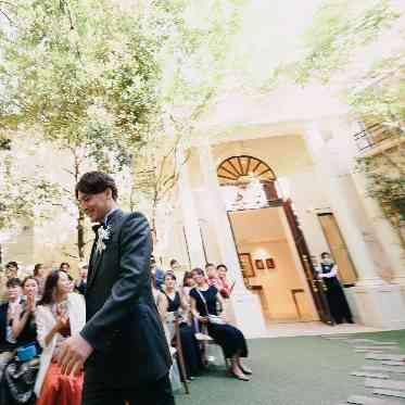 麻布迎賓館/テイクアンドギヴ・ニーズウェディング 新郎入場