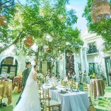 麻布迎賓館/テイクアンドギヴ・ニーズウェディング ガーデンと面した開放感溢れる空間