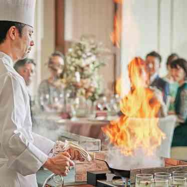 麻布迎賓館/テイクアンドギヴ・ニーズウェディング フランベパフォーマンスも!