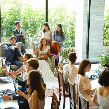 表参道TERRACE/テイクアンドギヴ・ニーズウェディング ゲストをおもてなしするにふさわしい、上質感あるパーティー会場