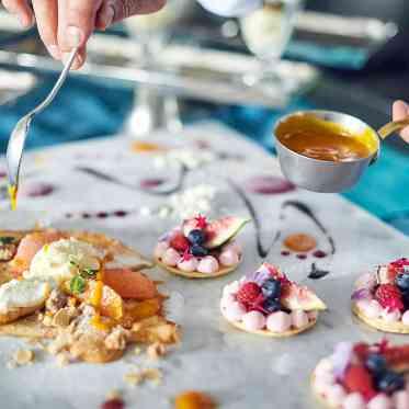 表参道TERRACE/テイクアンドギヴ・ニーズウェディング おふたりならではのオリジナルブッフェ