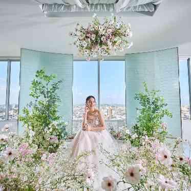 SAKURA SKY PALACE 空に浮かぶような透明感あふれる天空チャペル