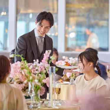 SAKURA SKY PALACE 心からのサービスがふたりとゲストの記憶に残る