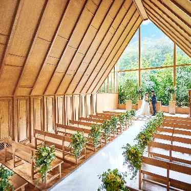 ヒルサイドクラブ迎賓館(八王子)/テイクアンドギヴ・ニーズウェディング 木漏れ日感じる森のチャペル!