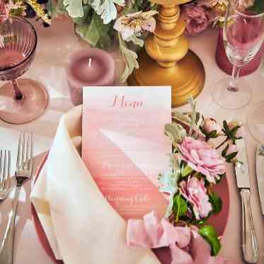 ヒルサイドクラブ迎賓館(八王子)/テイクアンドギヴ・ニーズウェディング ピンクの装飾も人気