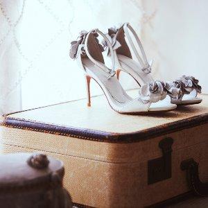 ヒルサイドクラブ迎賓館(八王子)/テイクアンドギヴ・ニーズウェディング 今日の日のための特別な一足