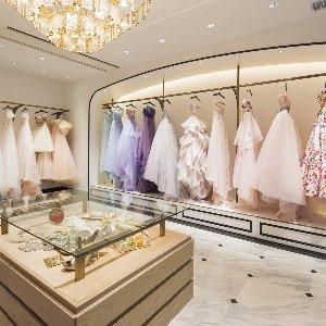 ヒルサイドクラブ迎賓館(八王子)/テイクアンドギヴ・ニーズウェディング カラードレスも豊富なラインナップ