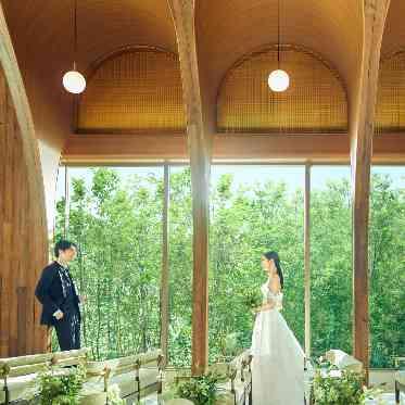 ニーズ新横浜 by T&G WEDDING(旧 アクアテラス迎賓館 新横浜) フォトスポットとしてもおすすめな、デザイン性の高いチャペル