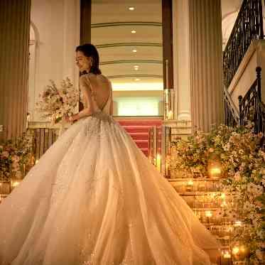 ニーズ新横浜 by T&G WEDDING(旧 アクアテラス迎賓館 新横浜) ライトアップされた階段は、ロマンティックな雰囲気に