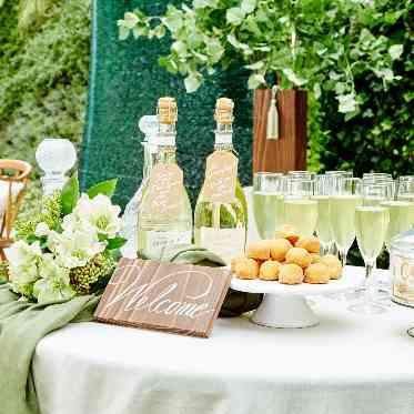 アクアテラス迎賓館(新横浜)/テイクアンドギヴ・ニーズウェディング お好きなお飲み物で披露宴前の乾杯セレモニーも人気の演出