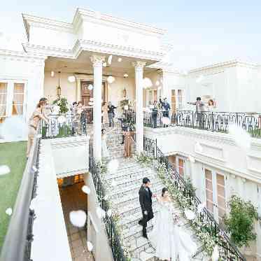 アクアテラス迎賓館(新横浜)/テイクアンドギヴ・ニーズウェディング 青空の下でゲストと行うセレモニー