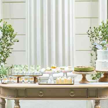 アクアテラス迎賓館(新横浜)/テイクアンドギヴ・ニーズウェディング ウェルカムパーティーではおふたりのカラーに合わせた一口スイーツも
I