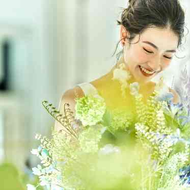 アクアテラス迎賓館(新横浜)/テイクアンドギヴ・ニーズウェディング お気に入りのブーケをもって自分らしいスタイルで