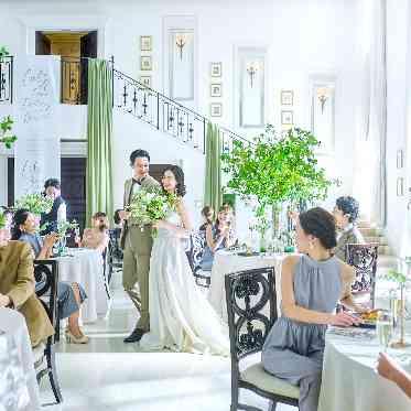 アクアテラス迎賓館(新横浜)/テイクアンドギヴ・ニーズウェディング ゲストに囲まれて自然なスタイルで楽しもう