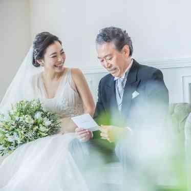 アクアテラス迎賓館(新横浜)/テイクアンドギヴ・ニーズウェディング ご親族控室は別フロアに用意しているので、親御様との感動的な時間も過ごせます