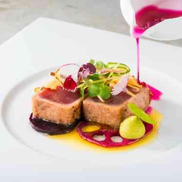 アクアテラス迎賓館(新横浜)/テイクアンドギヴ・ニーズウェディング 彩り豊かに目でも楽しめるお料理を。