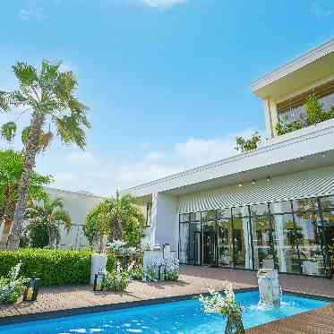 コットンハーバークラブ(横浜)/テイクアンドギヴ・ニーズウェディング ガーデンとパーティ会場が一続きに!パーティ中にガーデンを使用してもOK!