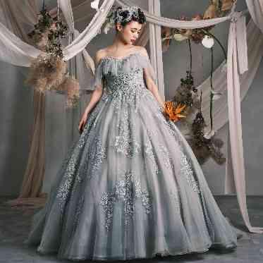 コットンハーバークラブ(横浜)/テイクアンドギヴ・ニーズウェディング カラードレスのラインナップも充実!