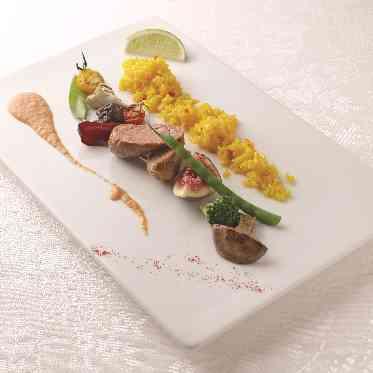 茅ヶ崎迎賓館/テイクアンドギヴ・ニーズウェディング 湘南そだち米キヌヒカリのパエリア 仔羊の自家製チョリゾ サルモレホを添えて