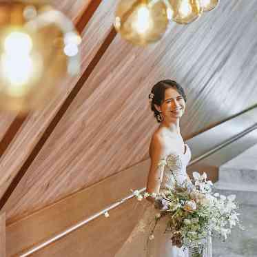 アーヴェリール迎賓館(大宮)/テイクアンドギヴ・ニーズウェディング 天井高7mの解放感溢れる光と木のチャペル