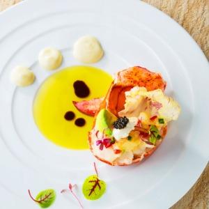 アーヴェリール迎賓館(大宮)/テイクアンドギヴ・ニーズウェディング オマール海老とオリーブのサラダ柑橘とフレッシュチーズの相性で