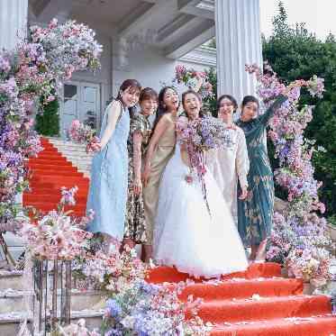 ガーデンヒルズ迎賓館（大宮）/テイクアンドギヴ・ニーズウェディング 大階段