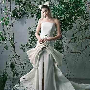 ガーデンヒルズ迎賓館(大宮)/テイクアンドギヴ・ニーズウェディング ドレス