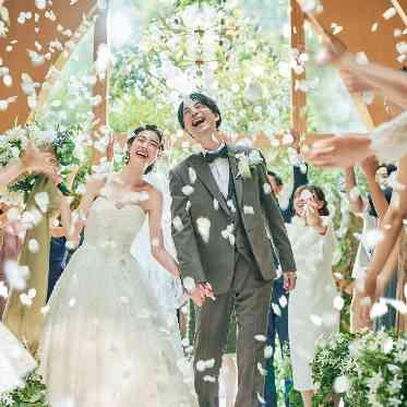 ベイサイドパーク迎賓館(千葉みなと)/テイクアンドギヴ・ニーズウェディング 木のぬくもりを感じられるチャペルは、ふたりの姿を一層美しく引き立てる