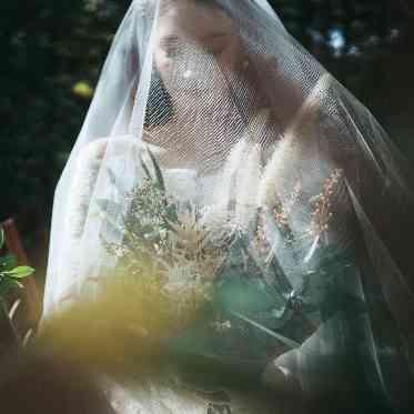 ベールダウンの瞬間も光の中で