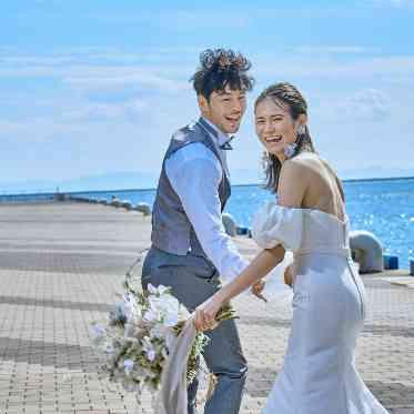 ベイサイドパーク迎賓館(千葉みなと)/テイクアンドギヴ・ニーズウェディング 海での撮影は楽しい思い出に♪