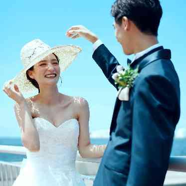 ベイサイドパーク迎賓館(千葉みなと)/テイクアンドギヴ・ニーズウェディング 開放的な海では普段と違う表情に…