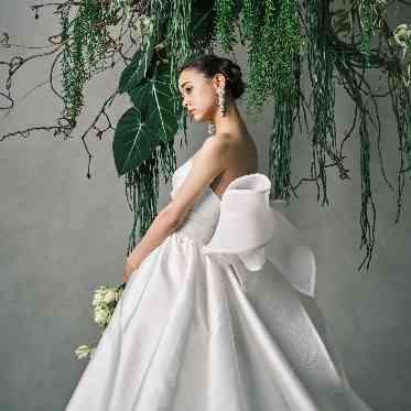 ベイサイドパーク迎賓館(千葉みなと)/テイクアンドギヴ・ニーズウェディング どこから見ても映えるシルエットが特徴