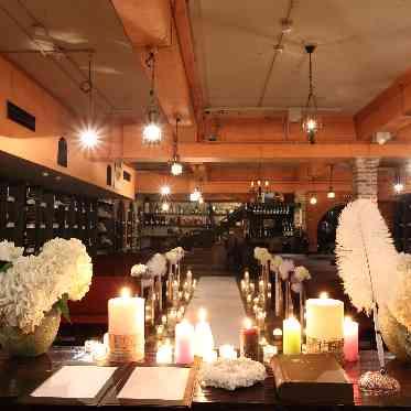 ANTICA ROMA (アンティカローマ) 地下へと続く“らせん階段”から降りてくる姿はゲストからも写真映えすると好評