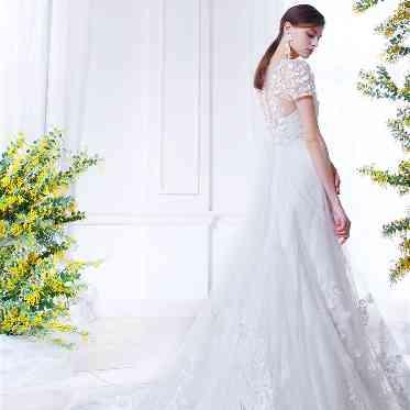 18 (アンウィット) Produced by Casa d' Angela 常に花嫁様の人気を集める「KIYOKO HATA」