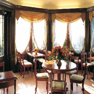 キャメロットヒルズ 本館のゲスト用のカフェ「ペリノア」