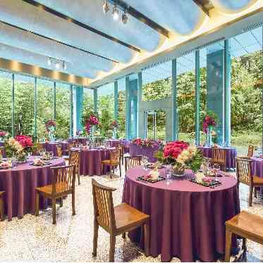 響 風庭 赤坂 窓からふりそそぐ太陽の光に包まれる空間