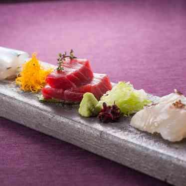 響 風庭 赤坂 目の前で捌かれる魚は、鮮度高いお造りへと姿を変える