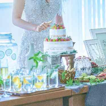 MARINE TOWER WEDDING（マリンタワー ウエディング） 館内には系列レストランがあり、結婚式後のアニバーサリーには特別コースをご用意。